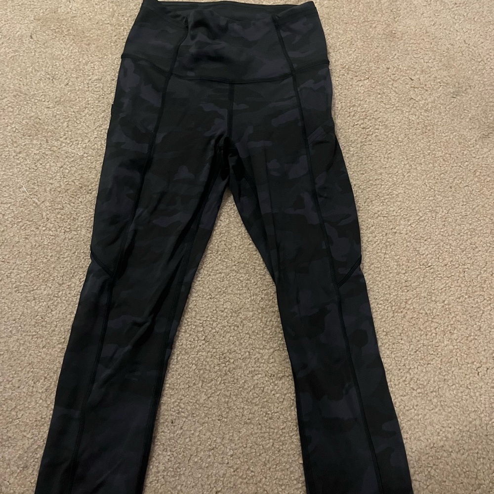 Lululemon fast & free black camo leggings